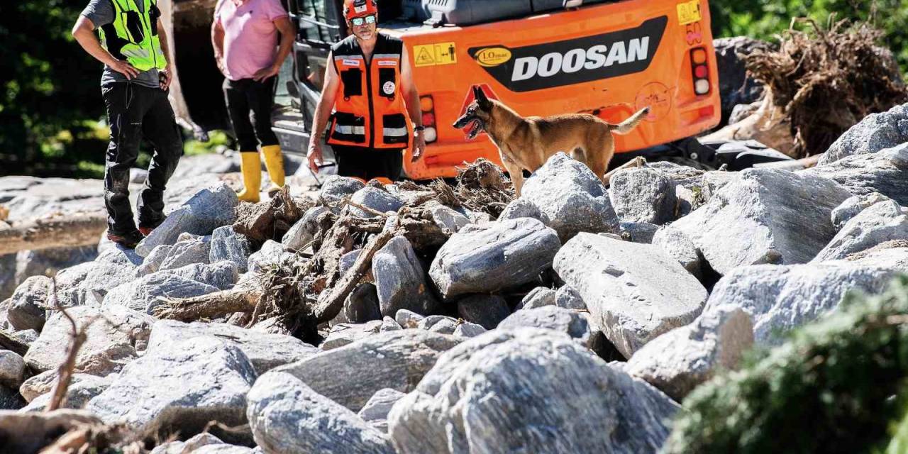İsviçre’deki Toprak Kaymasında 3 Kişi Kayıp