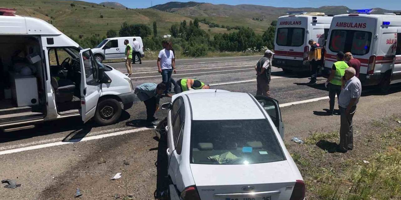 İmranlı’da Otomobil Yoldan Çıktı: 3 Yaralı