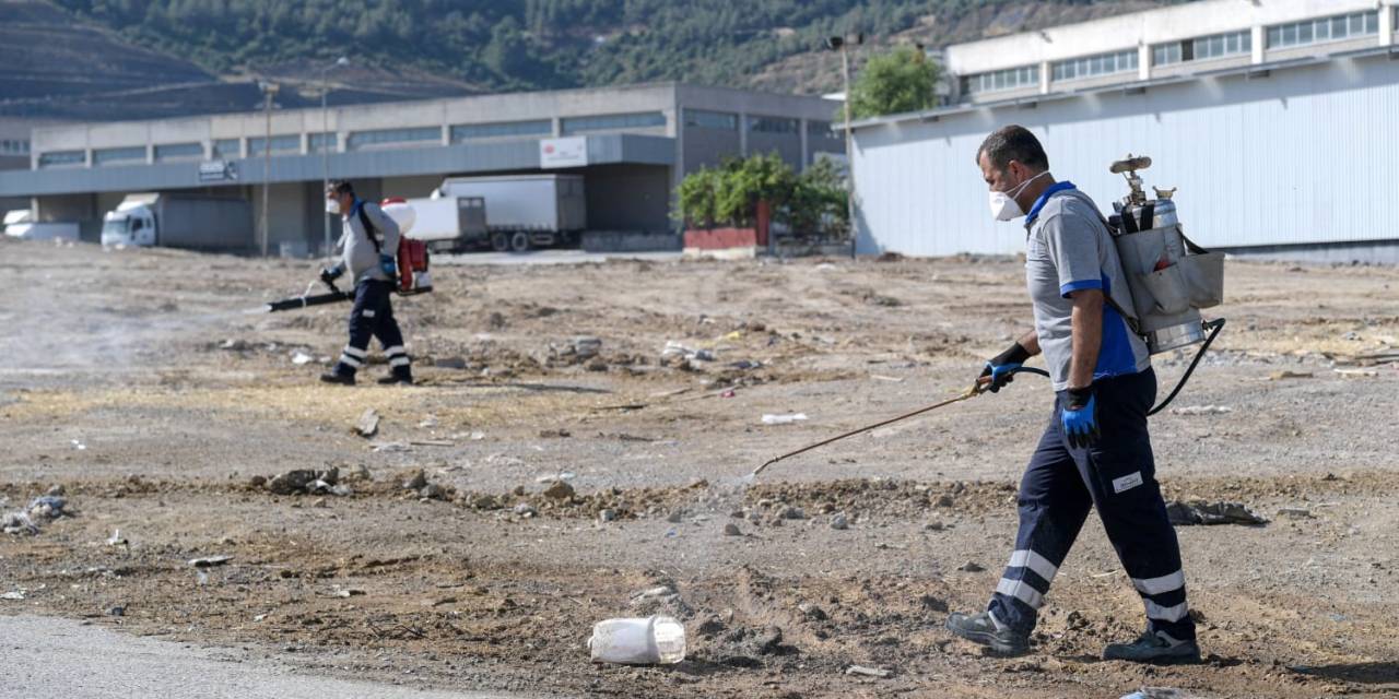 Büyükşehir’in Temizlik Ekipleri Sahada