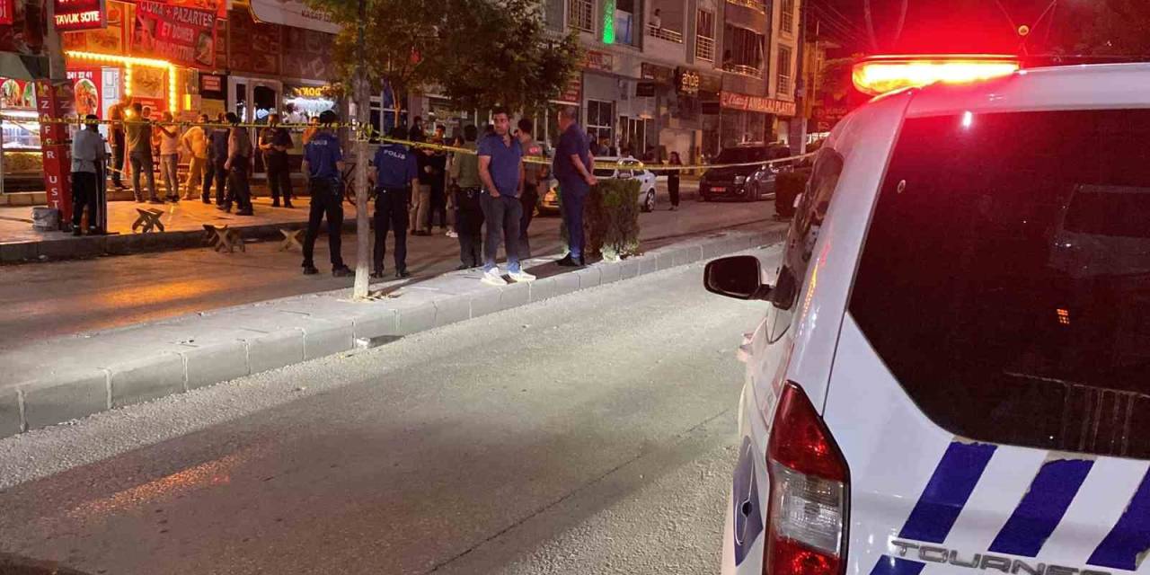 Lokantada Yemek Yiyen Husumetlilerine Kurşun Yağdırdı: 3 Yaralı