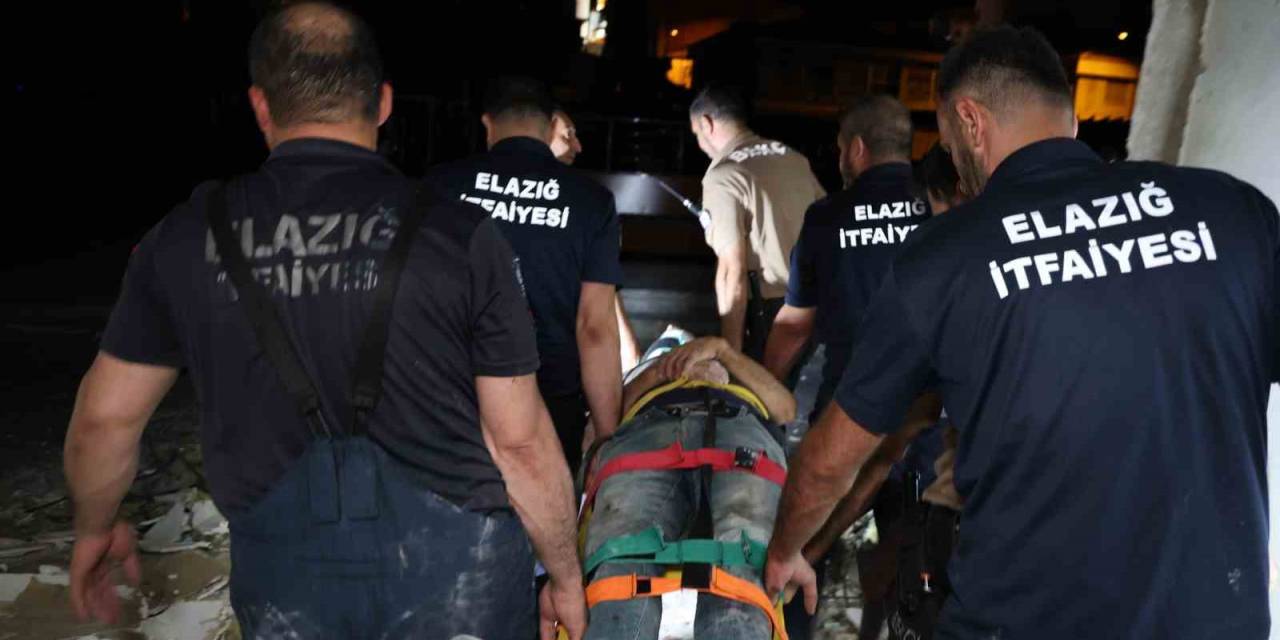 Asansör Boşluğuna Düşerek Yaralanan Şahsı İtfaiye Ekipleri Kurtardı