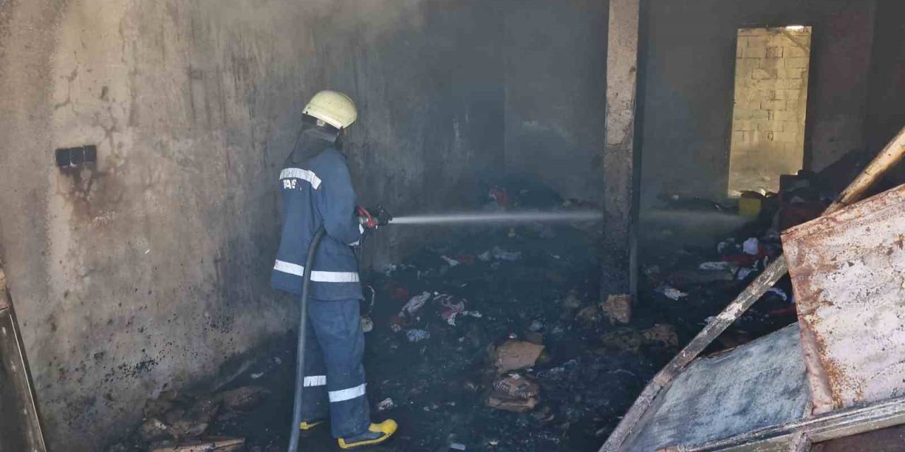 Ev Eşyası Deposunda Yangın