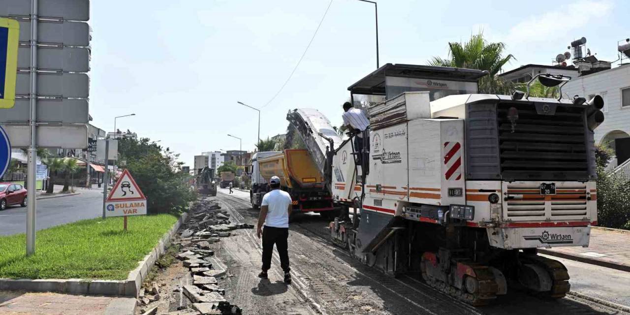 Lara Caddesi’ne Sıfır Asfalt