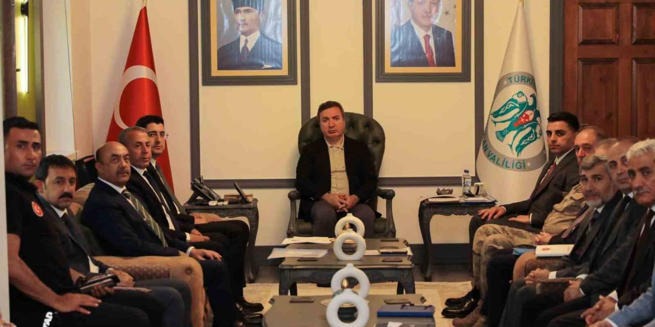 Vali Aydoğdu, Birim Amirleriyle Toplantı Düzenledi