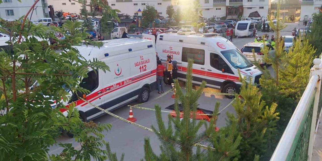 Erzurum’da Aracın Altında Kalan Küçük Çocuk Can Verdi