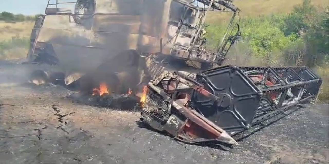 Alev Alev Yanan Biçerdöver Kullanılmaz Hale Geldi