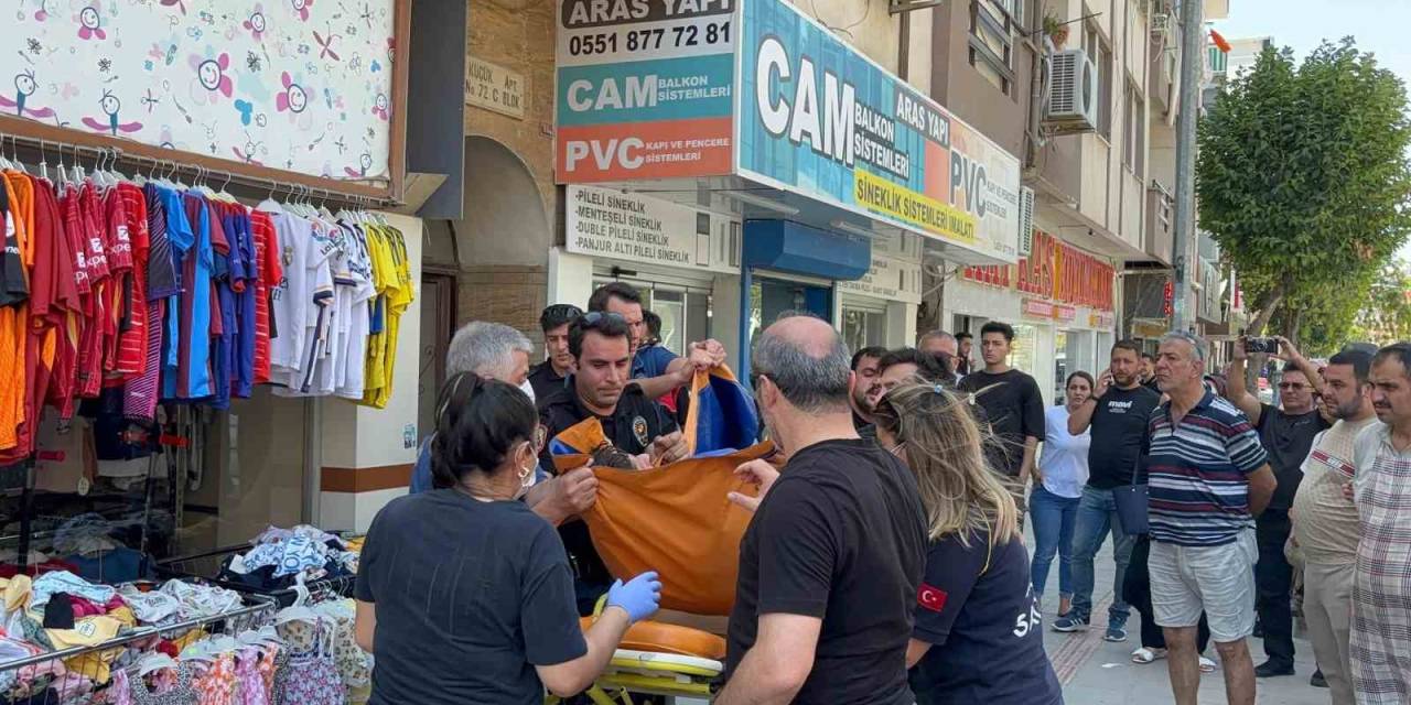 Tartıştığı Ağabeyini Bıçakladı, Evde Harakiri Yaptı