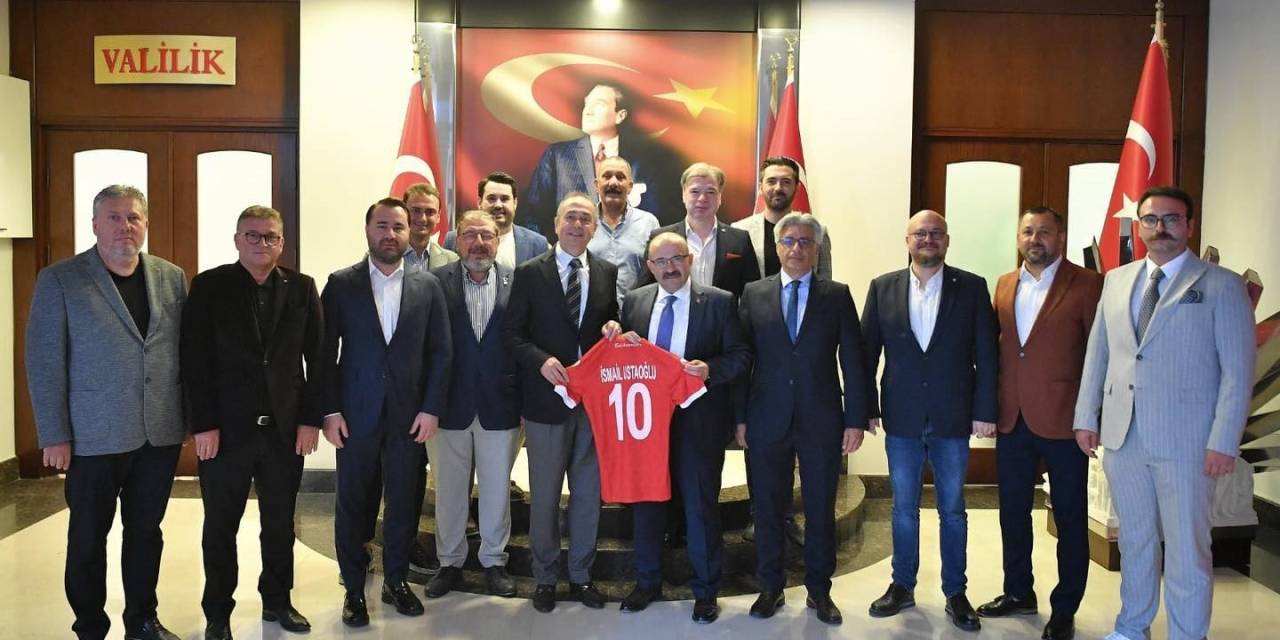 Balıkesirspor Yönetimi, Vali Ustaoğlu’nu Ziyaret Etti