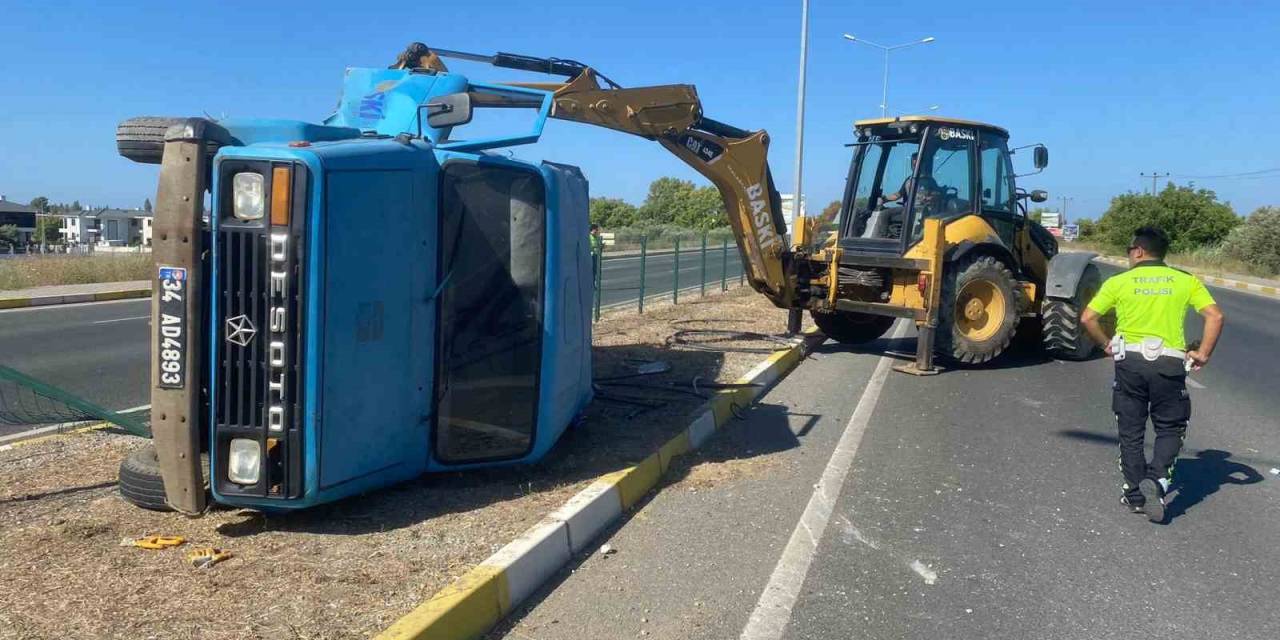 Balıkesir’de Kamyonet Devrildi; 1 Ölü, 2 Yaralı