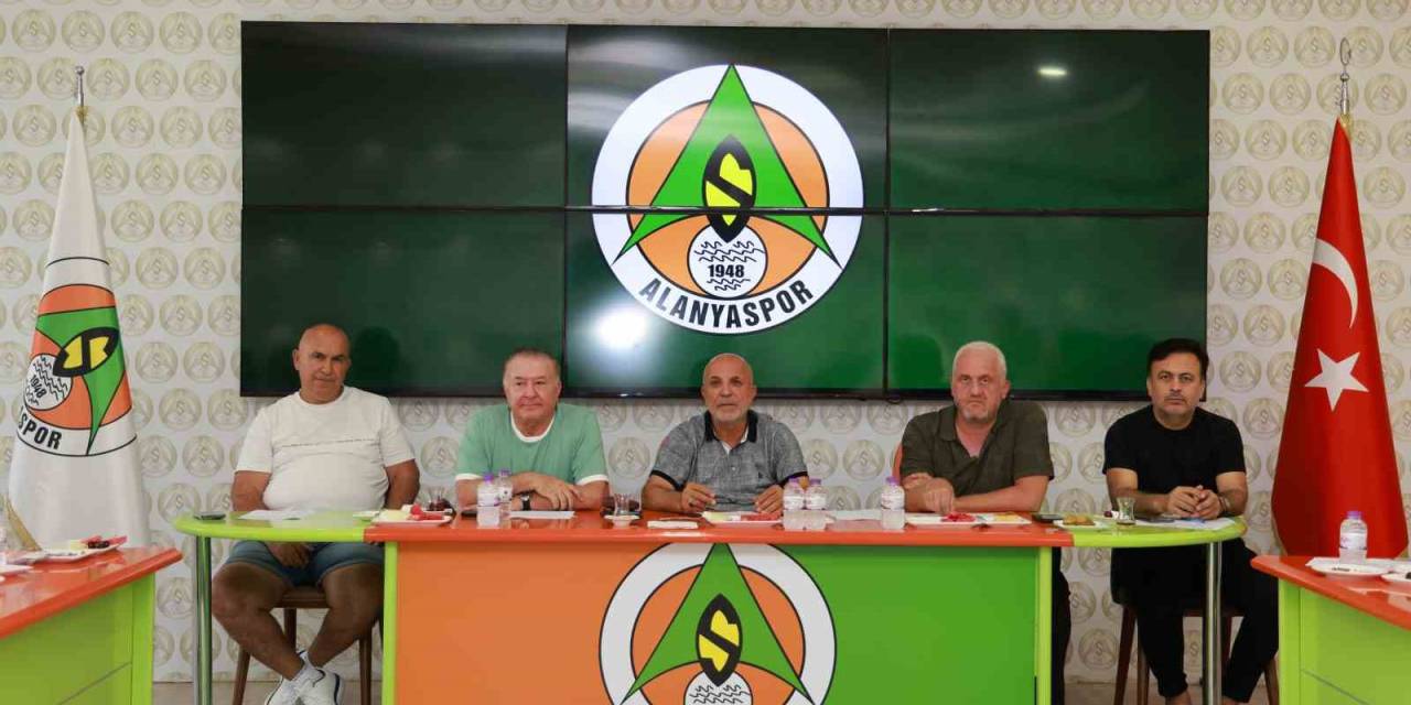 Alanyaspor’da Yeni Sezonun İlk Toplantısı Yapıldı