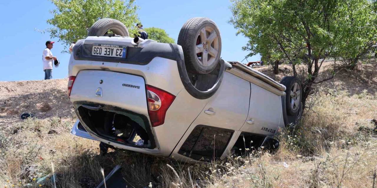 Elazığ’da Otomobil Şarampole Yuvarlandı: 4 Yaralandı