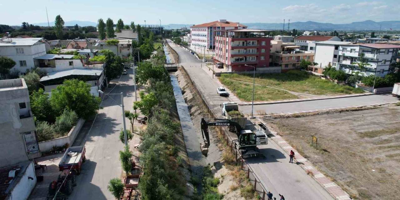 Maski’den 17 Kilometrelik Sulama Kanalı Temizliği