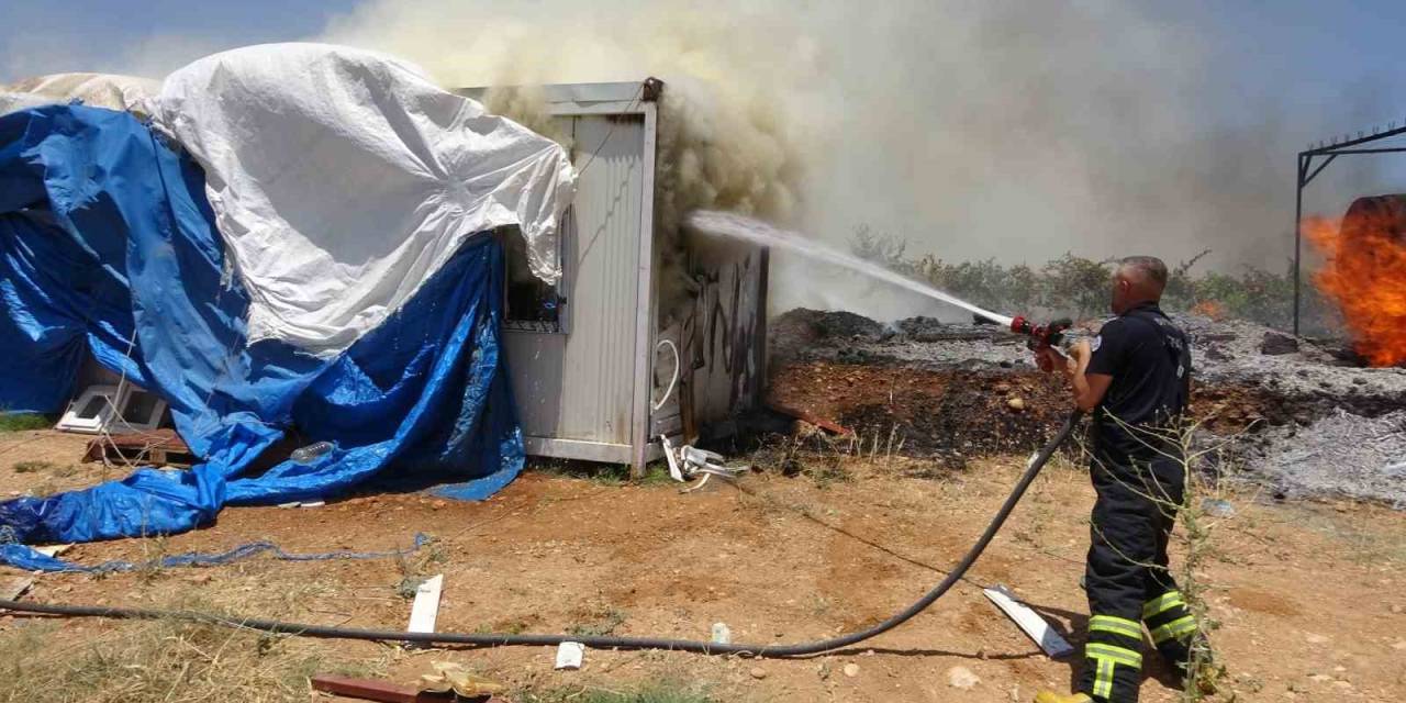 Kırık Camlar Yangına Neden Oldu
