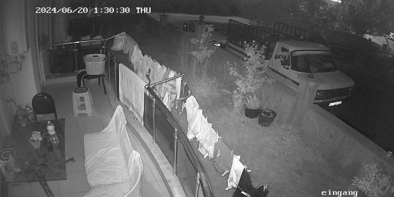 Balkonda Asılı Kadın İç Çamaşırları Çalan Hırsız Apartmanın Başına Dert Oldu