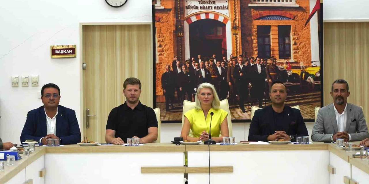 Başkan Subaşı Muhtarların Taleplerini Dinledi