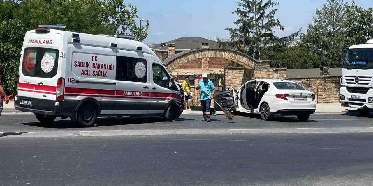 Büyükçekmece’de Ambulans Otomobile Çarptı: 4 Yaralı