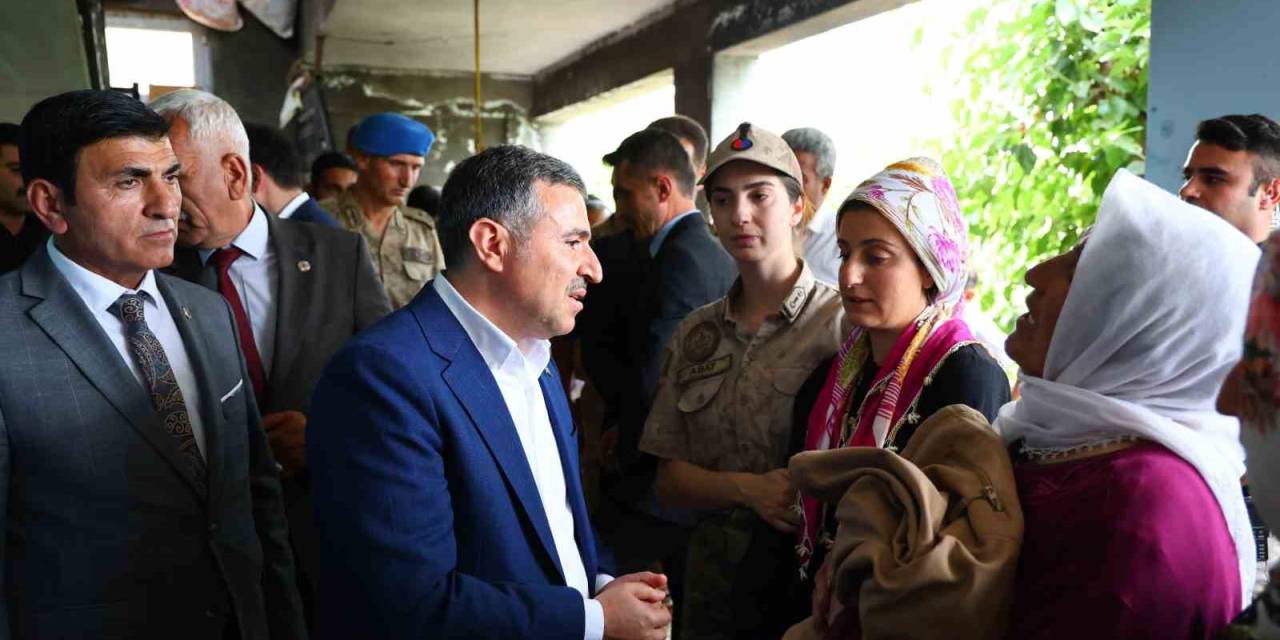 Vali Atay, Şehit Güvenlik Korucusunun Taziyesine Katıldı