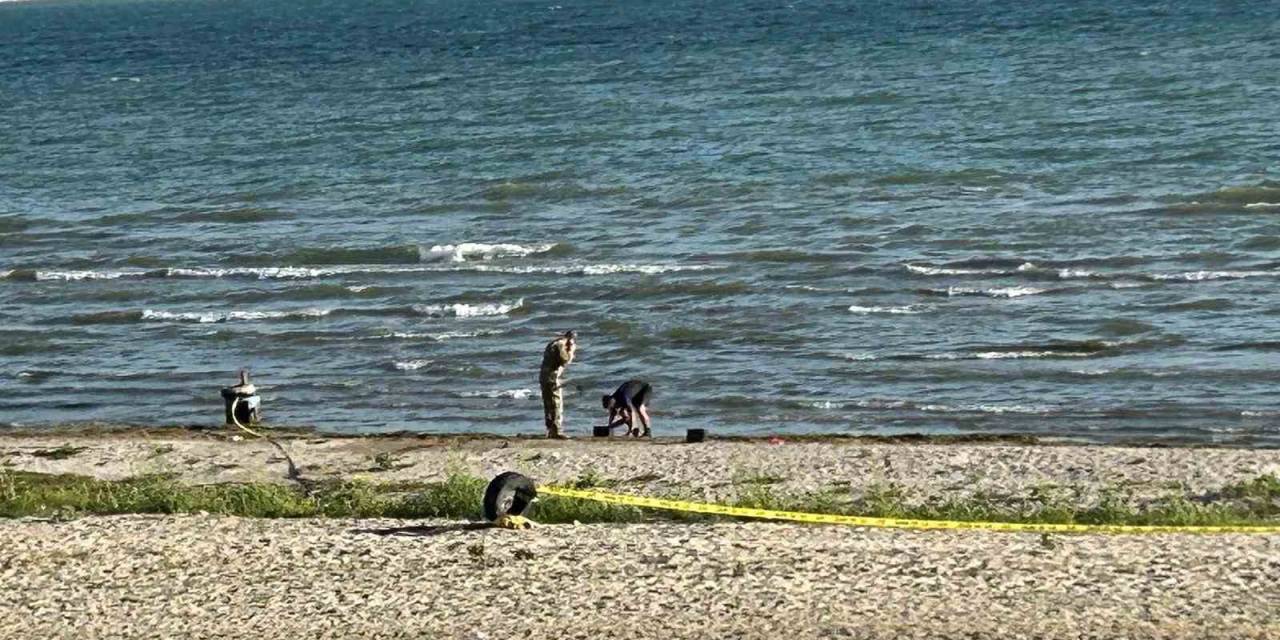 Eğirdir Gölü’nde Bulunan El Bombaları İmha Edilmek Üzere Gölden Çıkarıldı