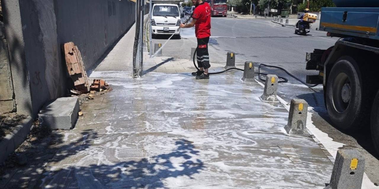 Ümraniye’de Kurban Bayramı Sonrası Geniş Çaplı Temizlik