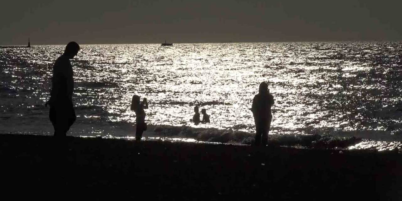 Yalova’da Denizde Boğulma Tehlikesi Geçiren 8 Yaşındaki Çocuk Hastanede Öldü