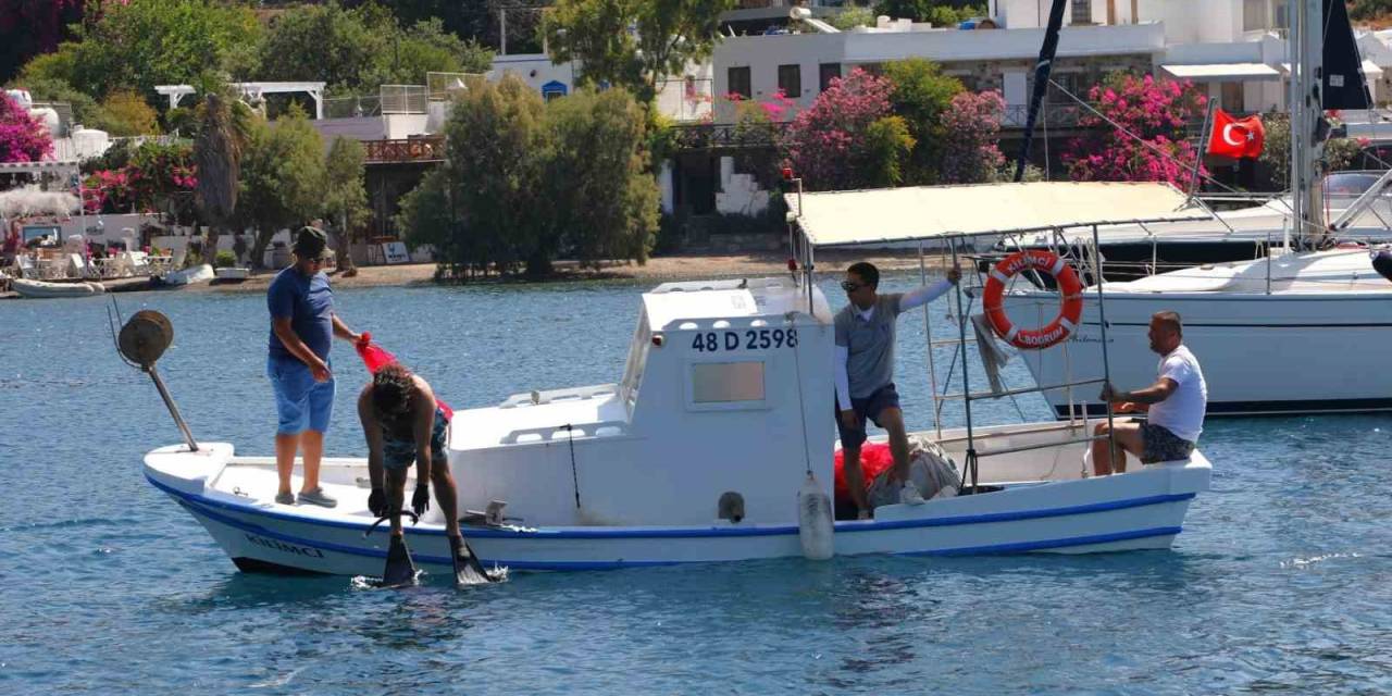 Gümüşlük’te Deniz Dibi Temizliği