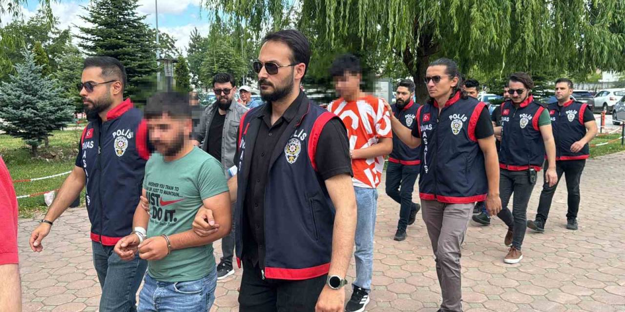 Sivas’taki Cinayetin Şüphelileri Tutuklandı