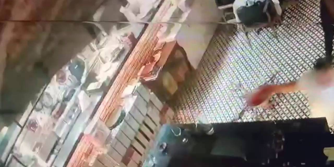 Kadıköy’de Restoran Tavanının Çökme Anı Kamerada