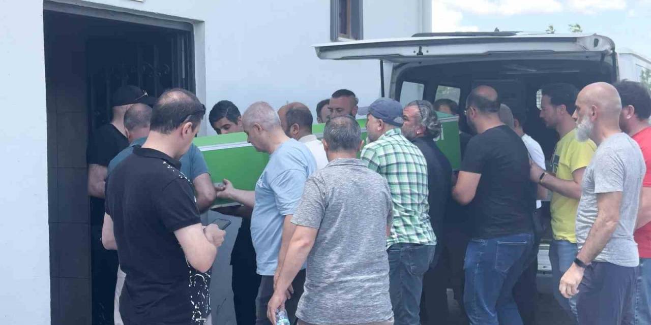 Öldürülen Müdür Yardımcısının Cenazesi Ailesine Teslim Edildi