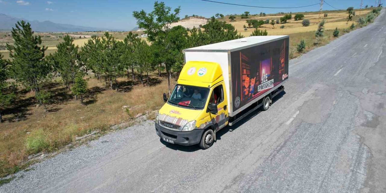 Yaz Geldi, ‘Gezici Kütüphane’ Talas’ta Yollara Düştü