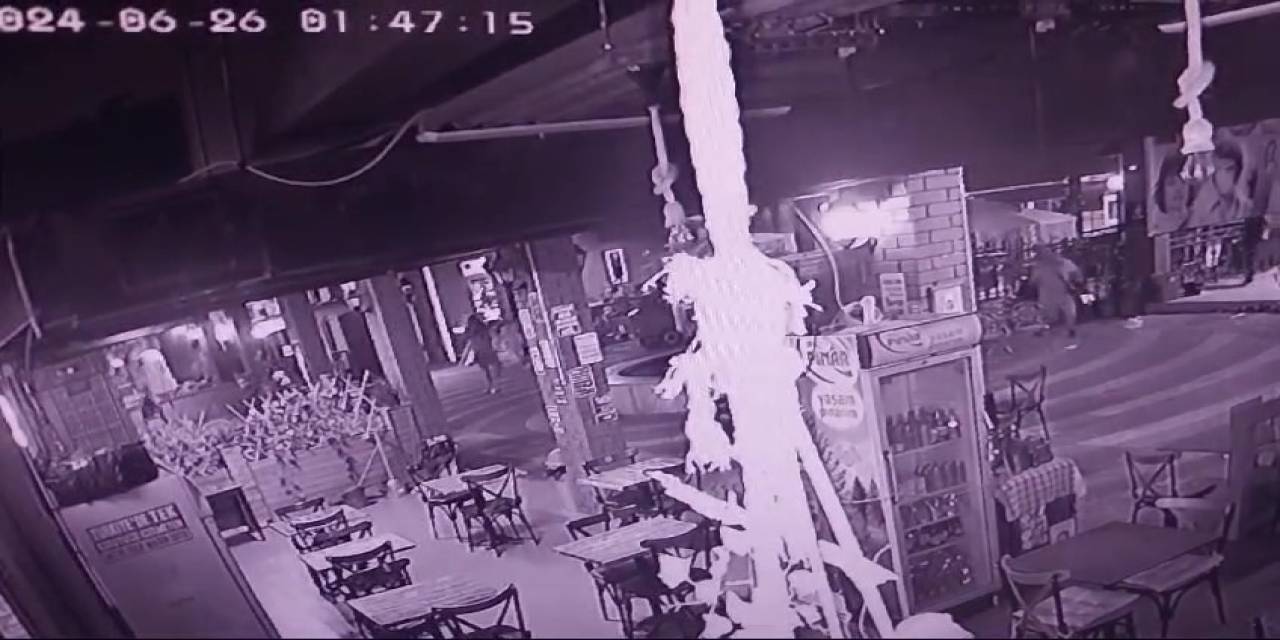 Bir Kişinin Öldüğü Ve Bir Kişinin Yaralandığı Silahlı Saldırı Anı Kameralara Yansıdı