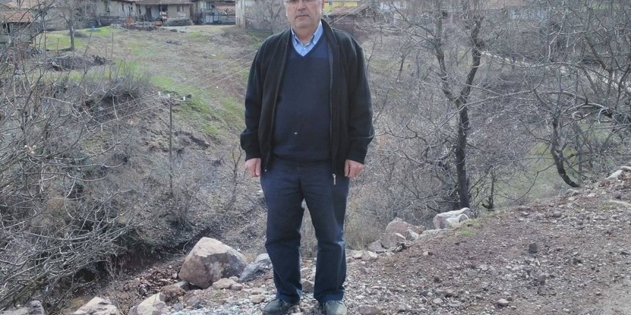 Traktörü İle Şarampole Devrilen Muhtar Hayatını Kaybetti