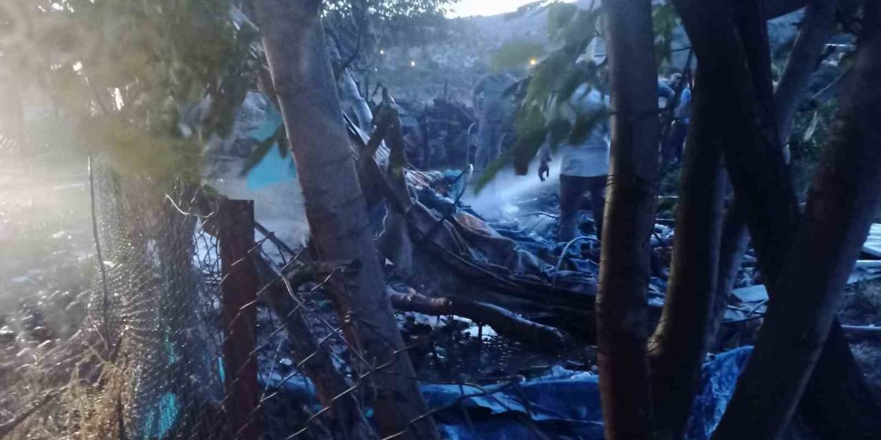 Sason’da Çilek Bahçesinde Çıkan Yangın Söndürüldü