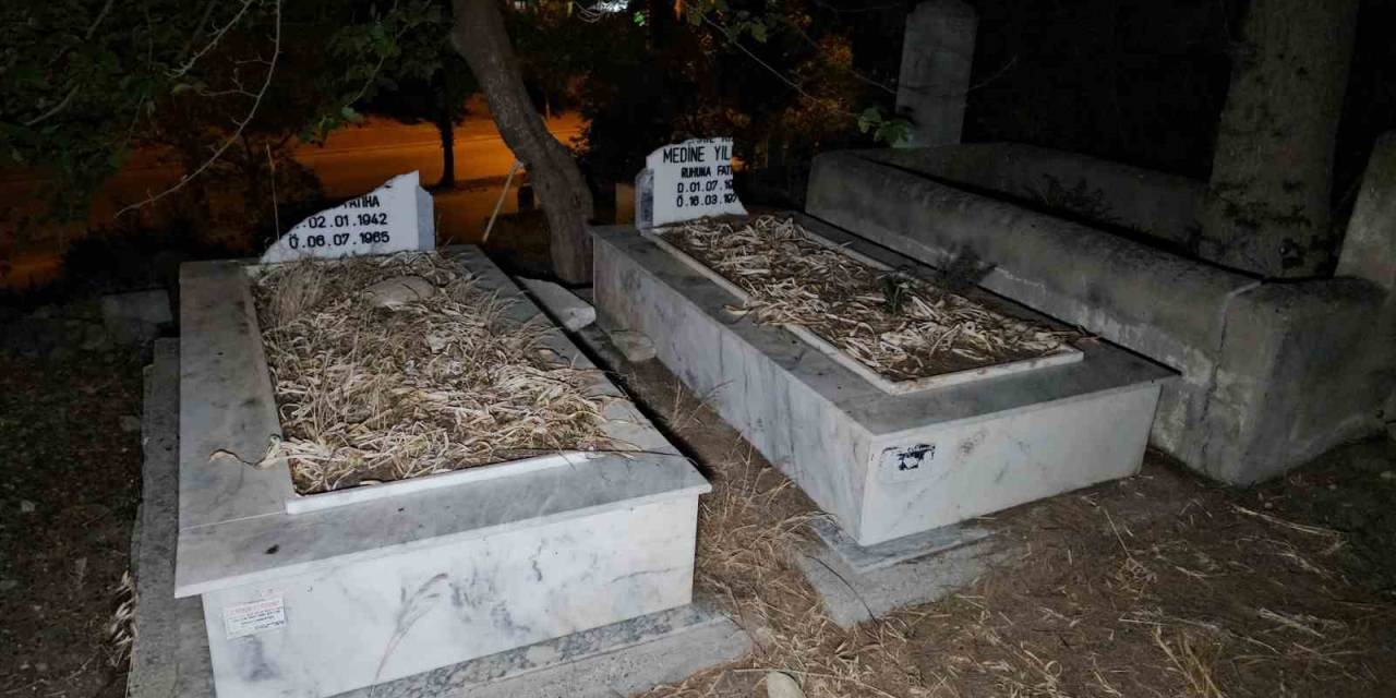 Adana’da Mezarlıkta Mezar Taşları Kırıldı