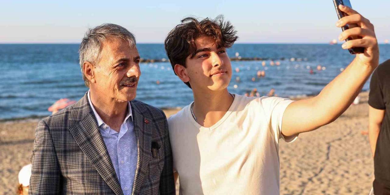 Karasu Sahilde Bulunan Banklar Sil Baştan Yenilendi