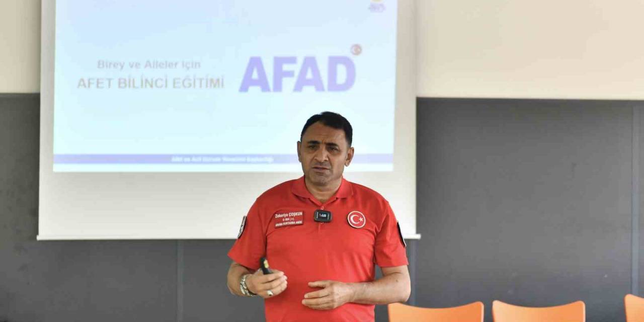 Başkan Özer, Esenyurt’u Depreme Karşı Bilinçlendirmek İçin Kırmızı Alarm Verdi