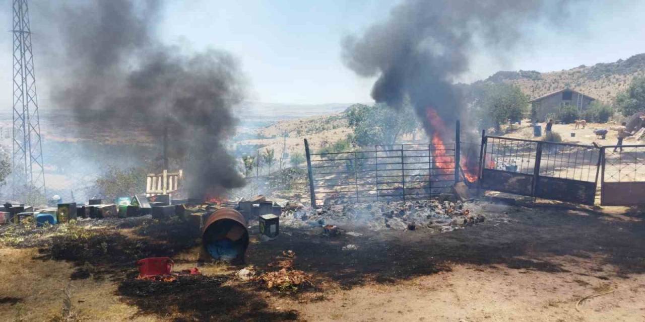 Afyonkarahisar’da Ormanlık Alanda Çıkan Yangın Söndürüldü