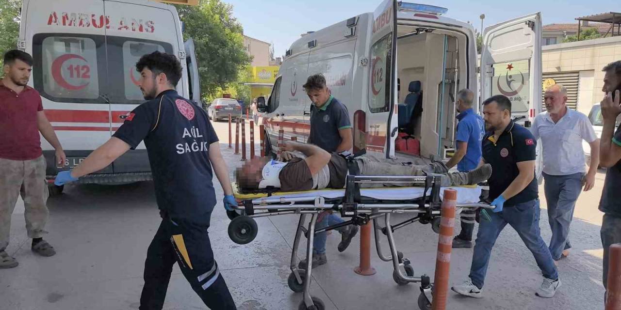 Traktör Devrildi: 1’i Ağır 4 Orman İşçisi Yaralandı