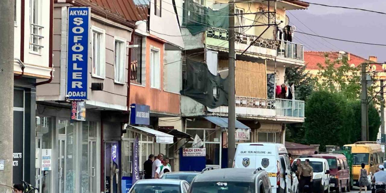 Kahvehanede Küfür Kavgasında Kan Aktı: 1’i Ağır 2 Yaralı