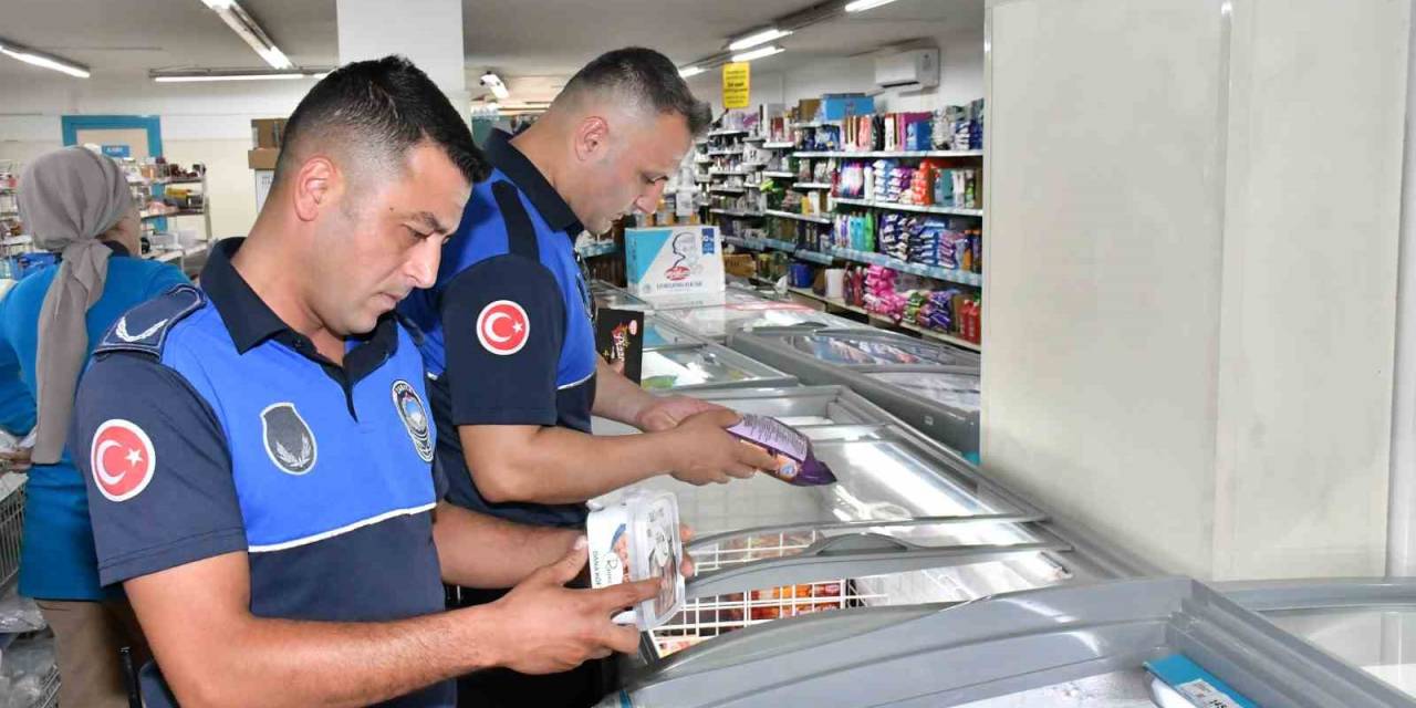 Büyükşehir Zabıtasından Zincir Marketlere Sıkı Denetim