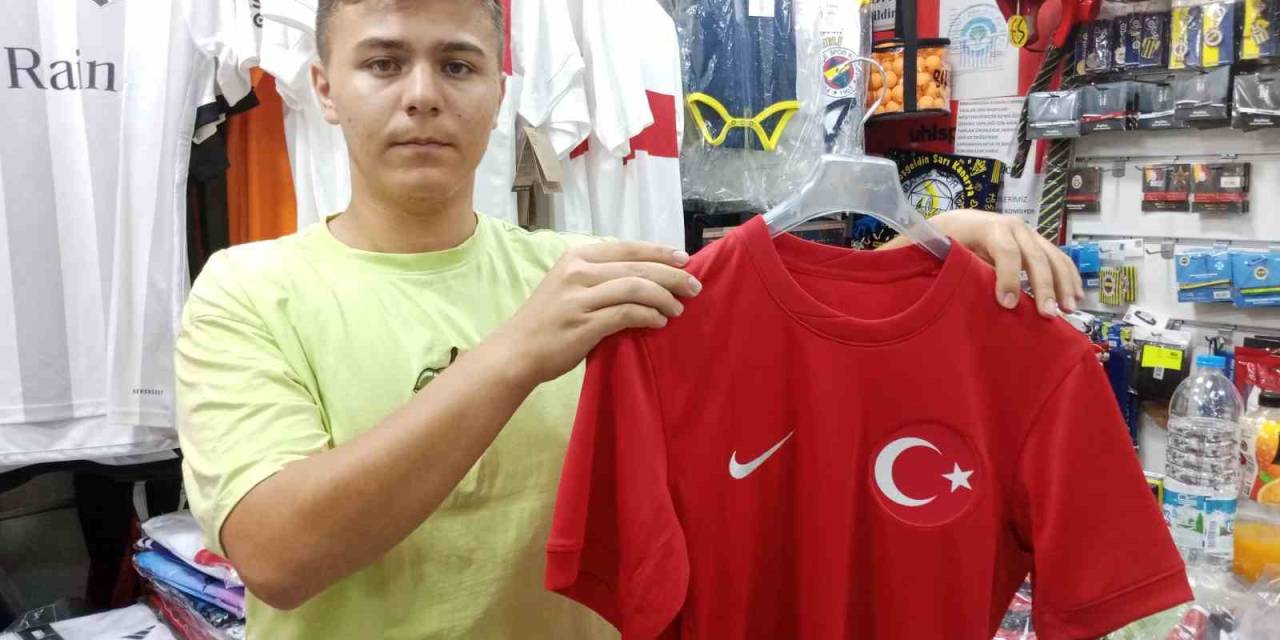 Milli Maçlar Forma Satışlarını Yüzden 100’den Fazla Arttırdı