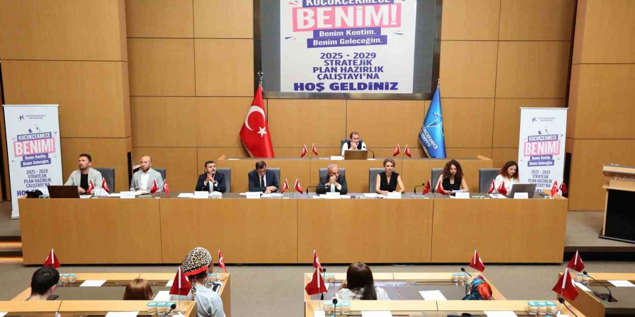 Küçükçekmece’de Gençlik Çalıştayı Düzenlendi