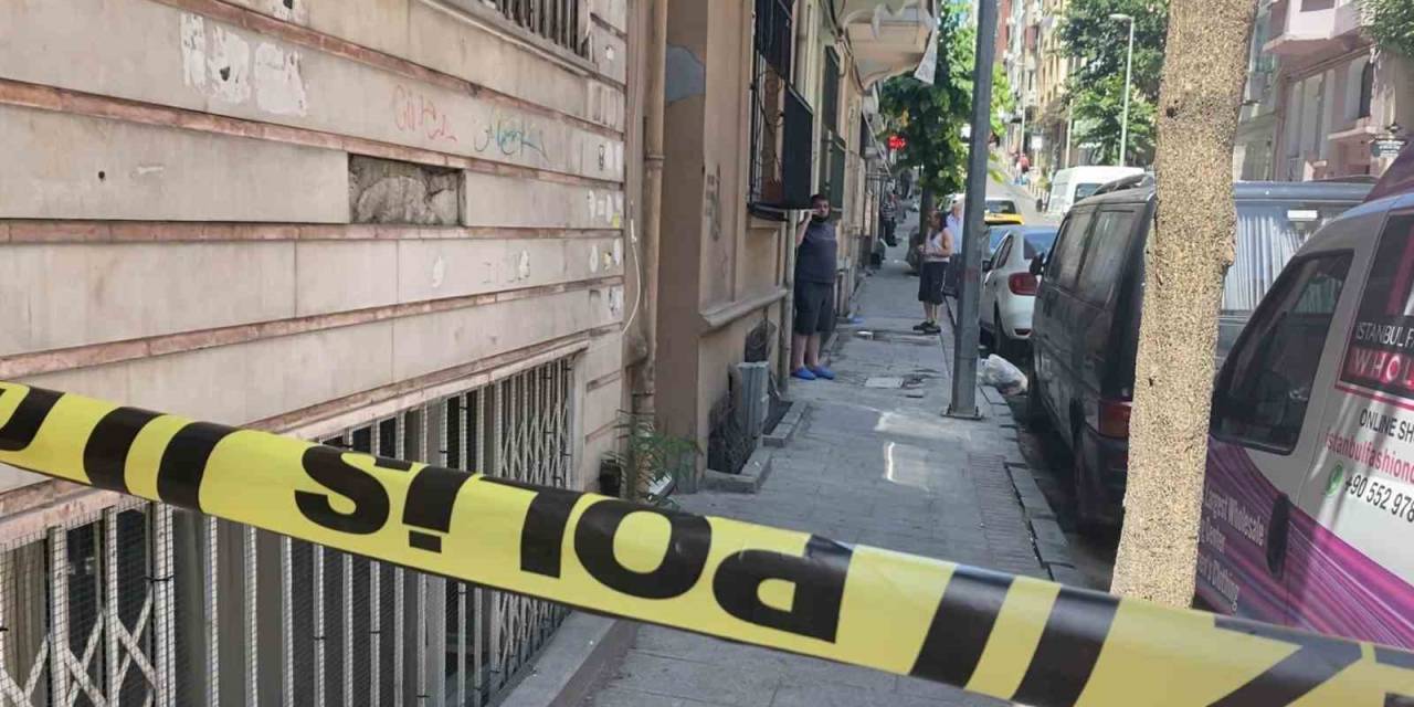 Şişli’de Korkunç Cinayet: Eşine Saldıran Adamı Bıçaklayarak Öldürdü, Kahkaha Attı