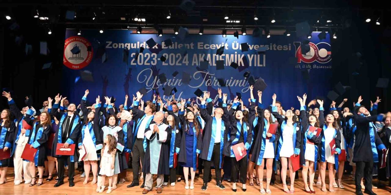 Eczacılık Fakültesi Mezunları İçin Yemin Töreni Düzenlendi