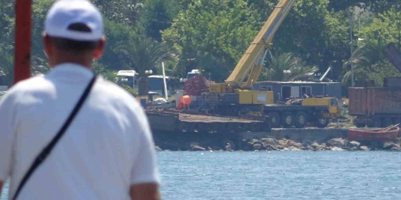 Fırtınada İkiye Bölünen Pallada Gemisi’nin Söküm İşlemleri Sürüyor