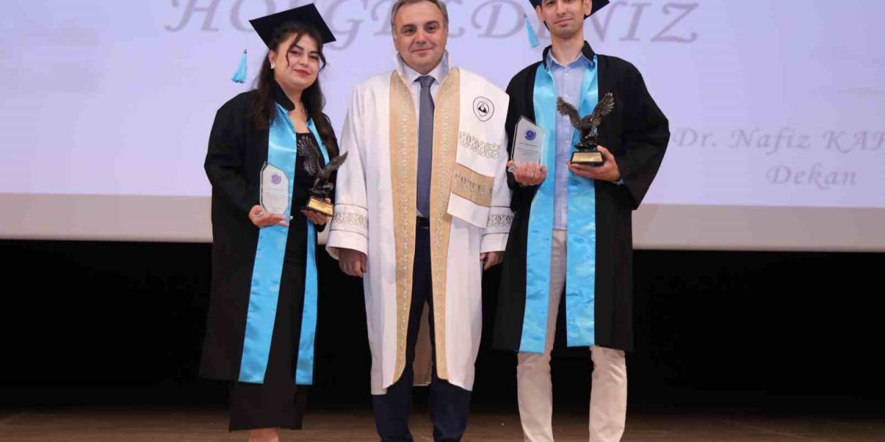 Erü Havacılık Ve Uzay Bilimleri Fakültesi Yeni Mezunlarını Verdi