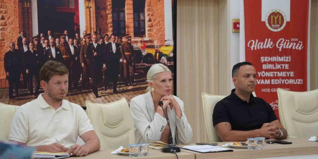 ‘Halk Günü’ İle Kapılarını Halka Açtı