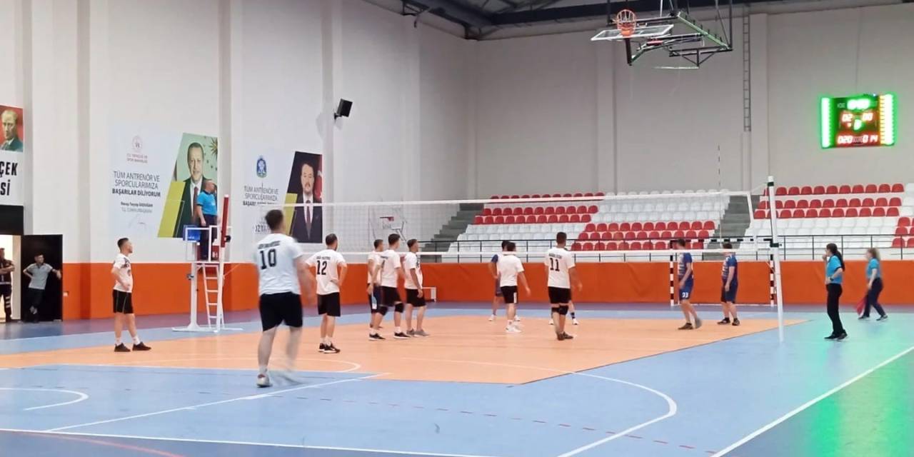 15 Temmuz Voleybol Turnuvası Sandıklı’da Başladı