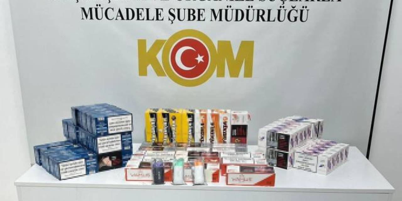 19 Adet Gümrük Kaçağı Cep Telefonu Ve Çok Sayıda Aksesuar Ele Geçirildi