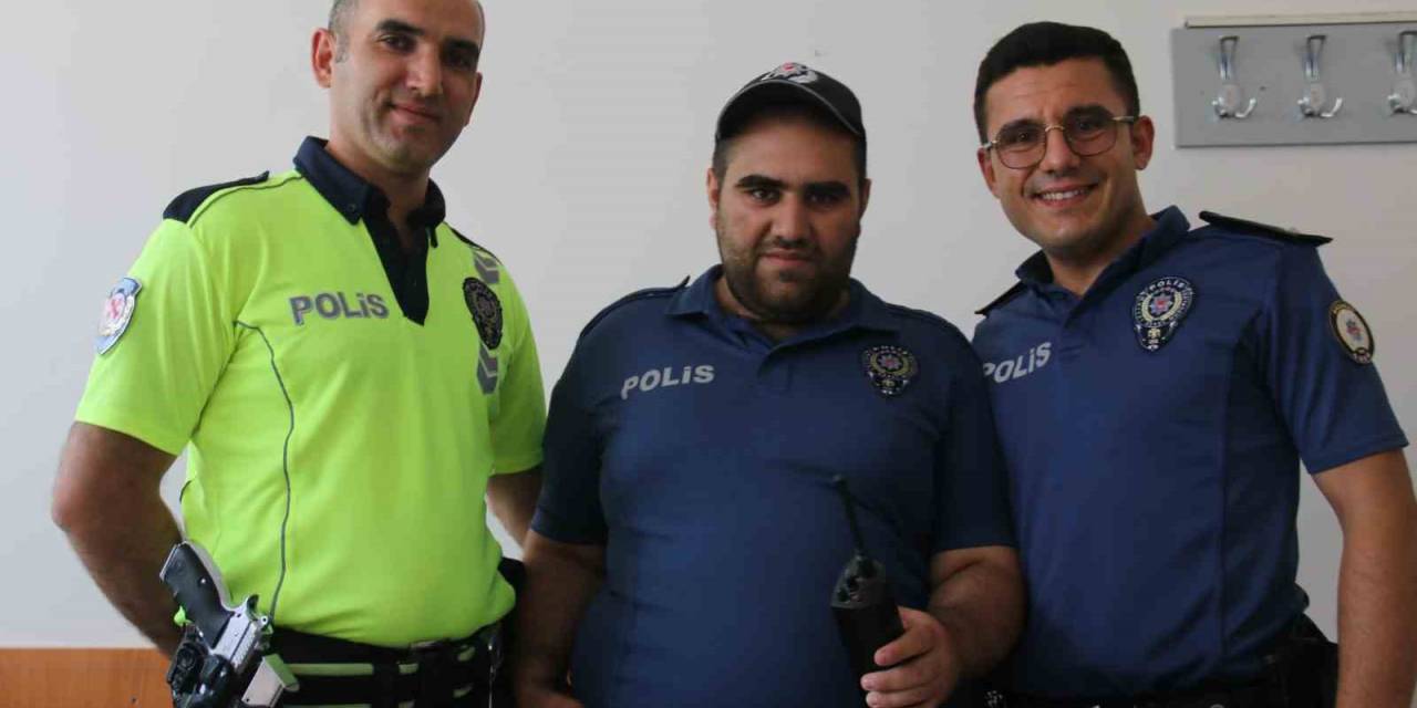 Gurbetçi Zihinsel Engelli Gencin Polislik Hayali Gerçek Oldu