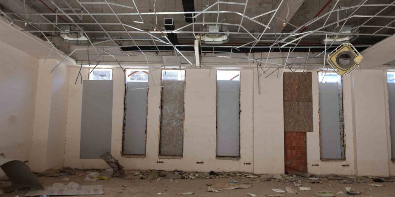 Belediye Binası Olarak İnşa Edilen Yapı Talan Edildi: Milyonlarca Lira Kamu Zararı Oluştu